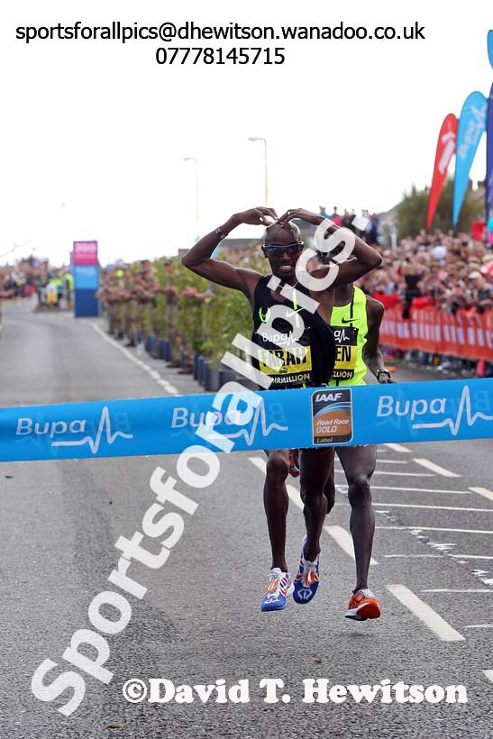 Mo Farah wins the mens 2014 BUPA Great North Run. Photo: David T. Hewitson/Sports for All Pics